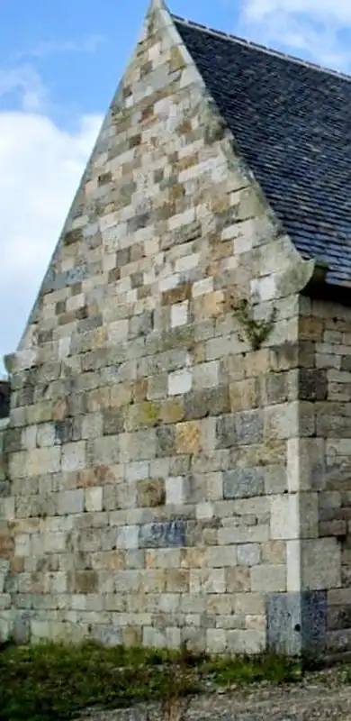 Pignon en pierre de taille appareillée, blocs de granit, réalisation LFstones